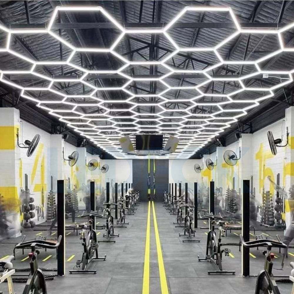 Lumină LED Hexagonală – 14 Module + Rama 484x243CM – Sală Fitness, Gym, Studio Antrenamente Profesionale